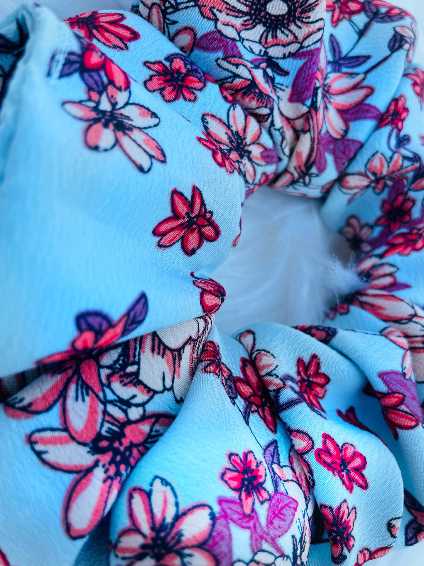 NEVAEH|EMI AND CO | blue and red floral scrunchie