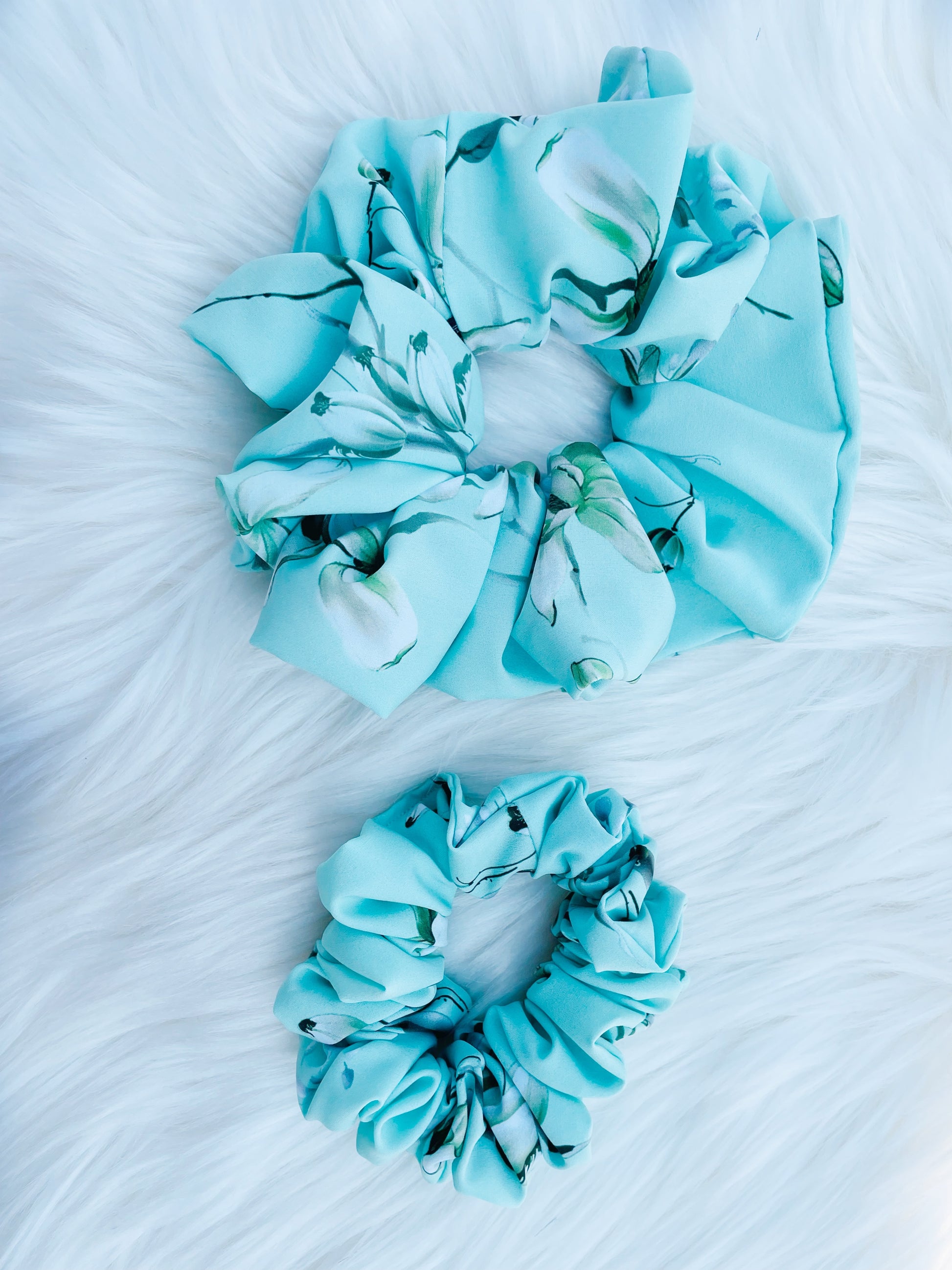 JOAN MINI| EMI AND CO | mini green floral scrunchies