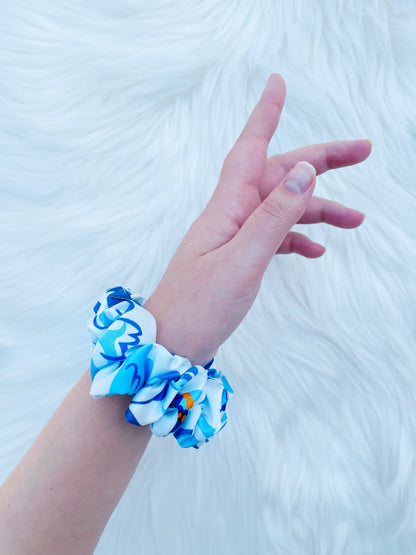 SHILOH MINI| EMI AND CO| mini floral blue scrunchie