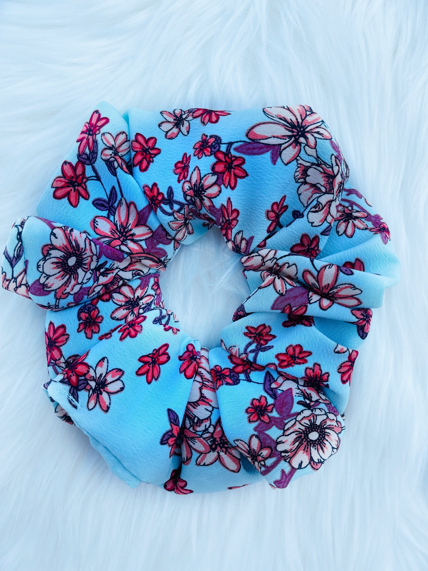 NEVAEH|EMI AND CO | blue and red floral scrunchie 