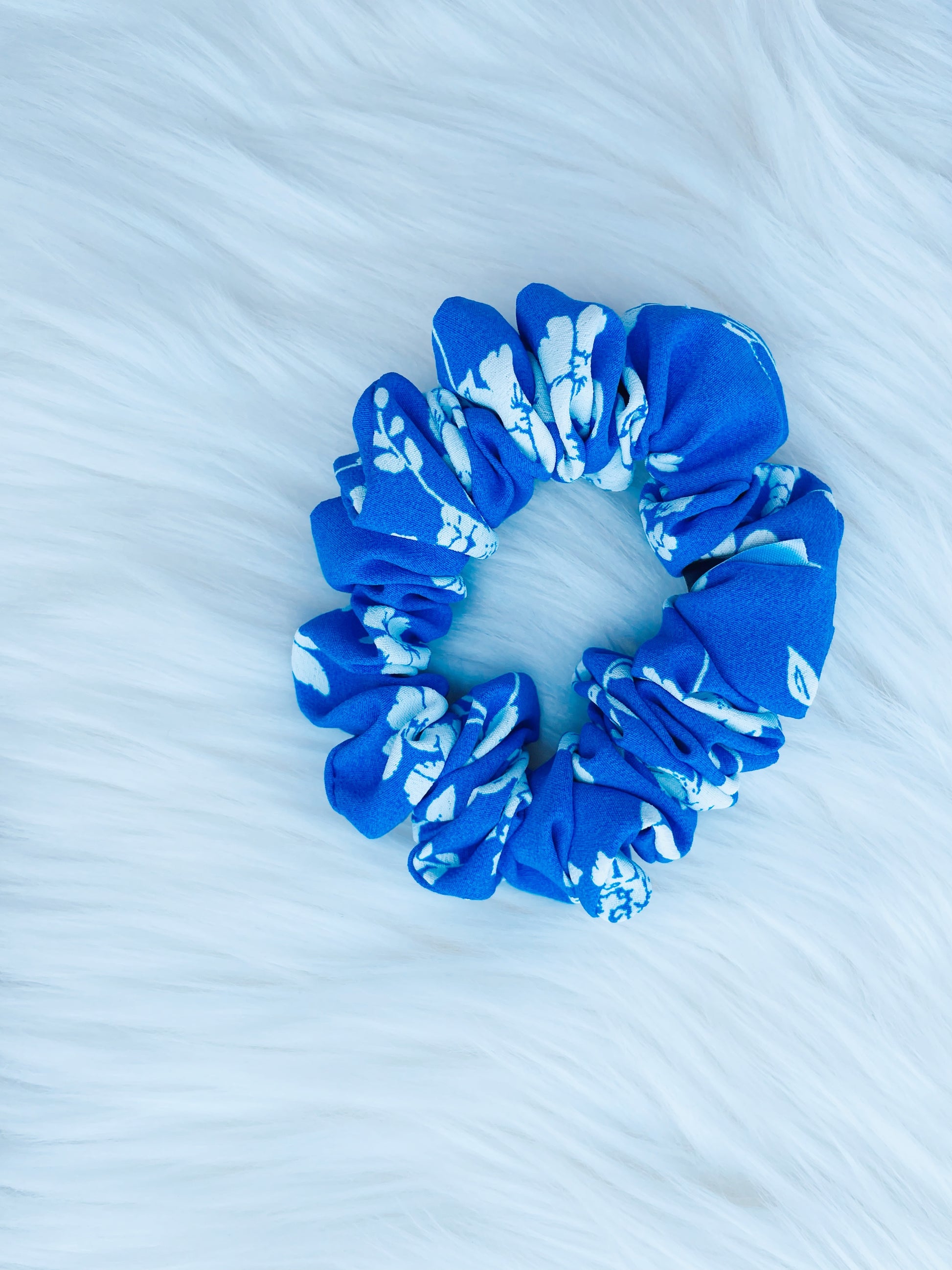 DOROTHY | EMI AND CO | mini blue and white floral scrunchie