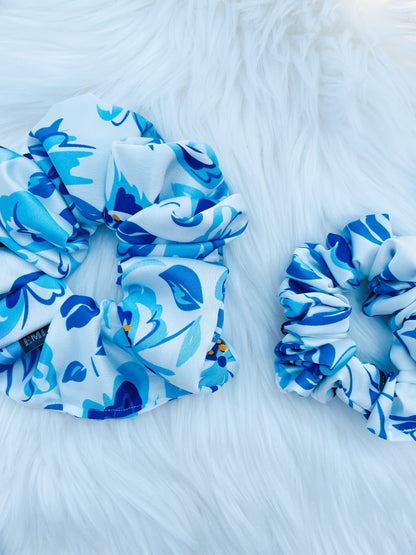 SHILOH MINI| EMI AND CO| mini floral blue scrunchies