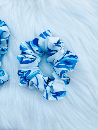 SHILOH MINI| EMI AND CO| mini floral blue scrunchie