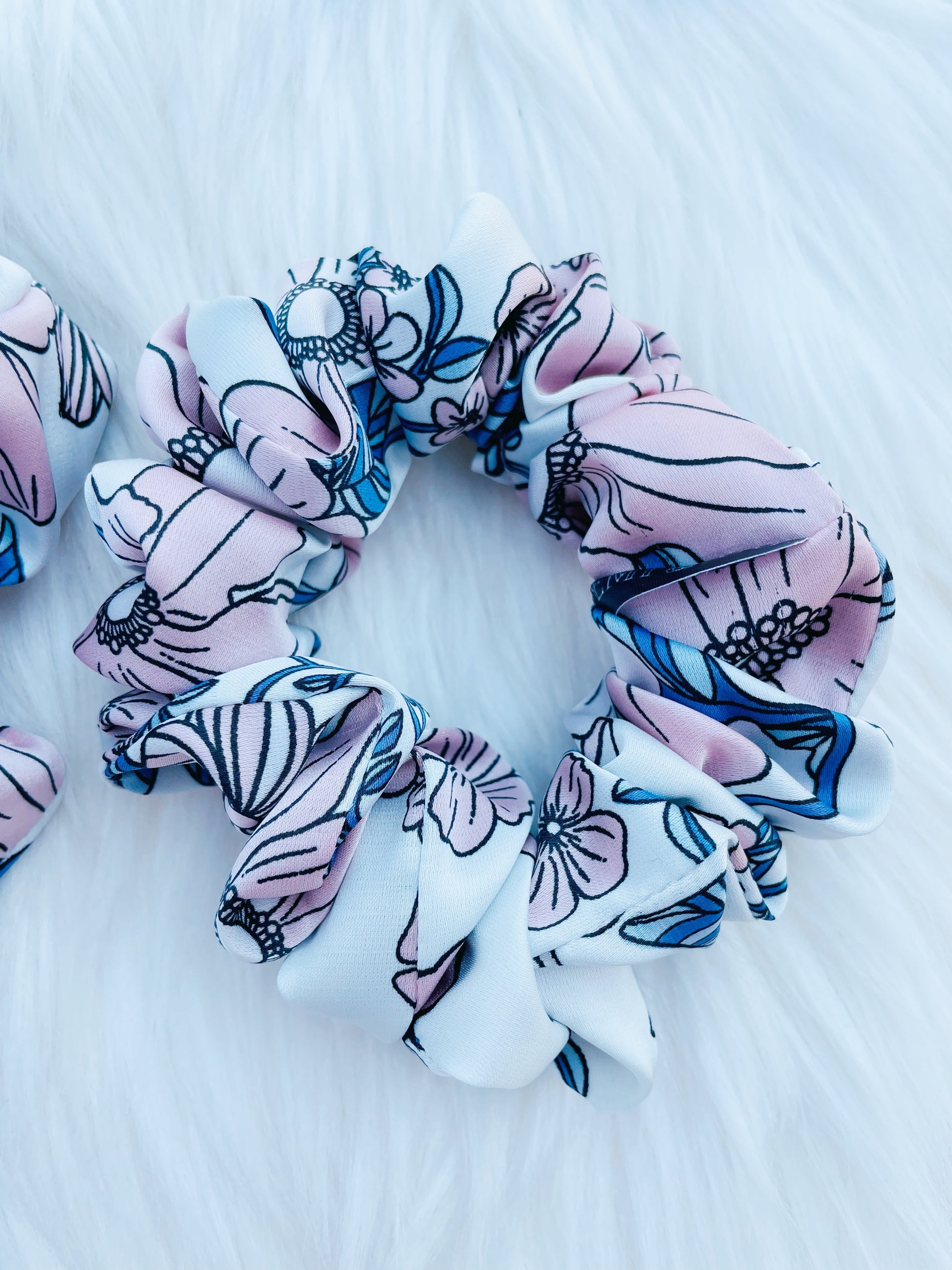 EMALINE MINI | EMI AND CO || floral blue and pink scrunchies 