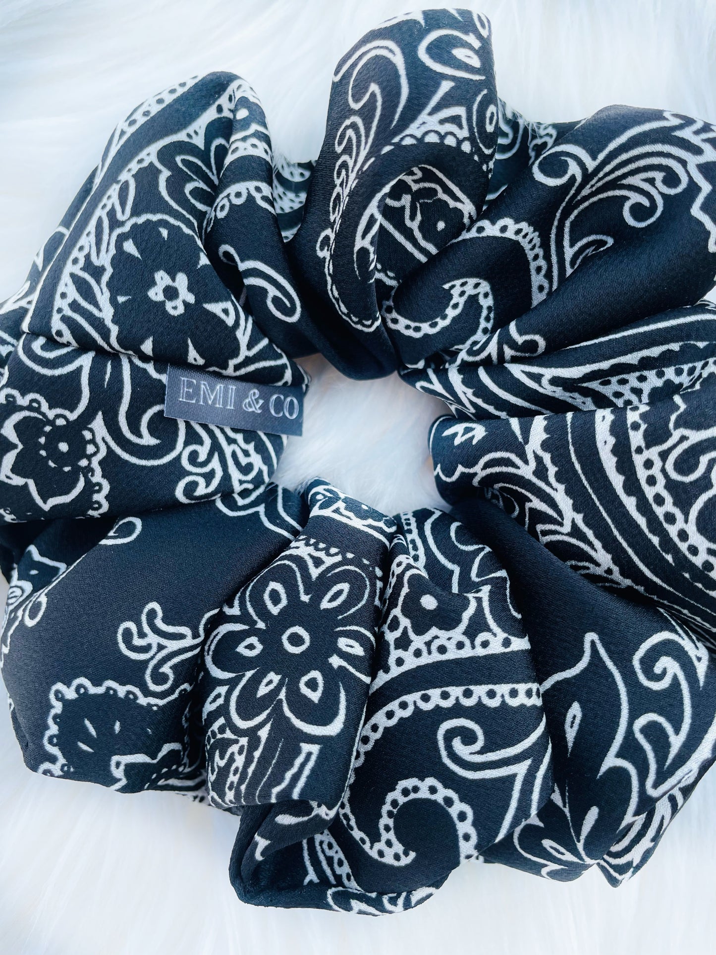 CLEMENTINE | EMI AND CO | black and white floral scrunchies 