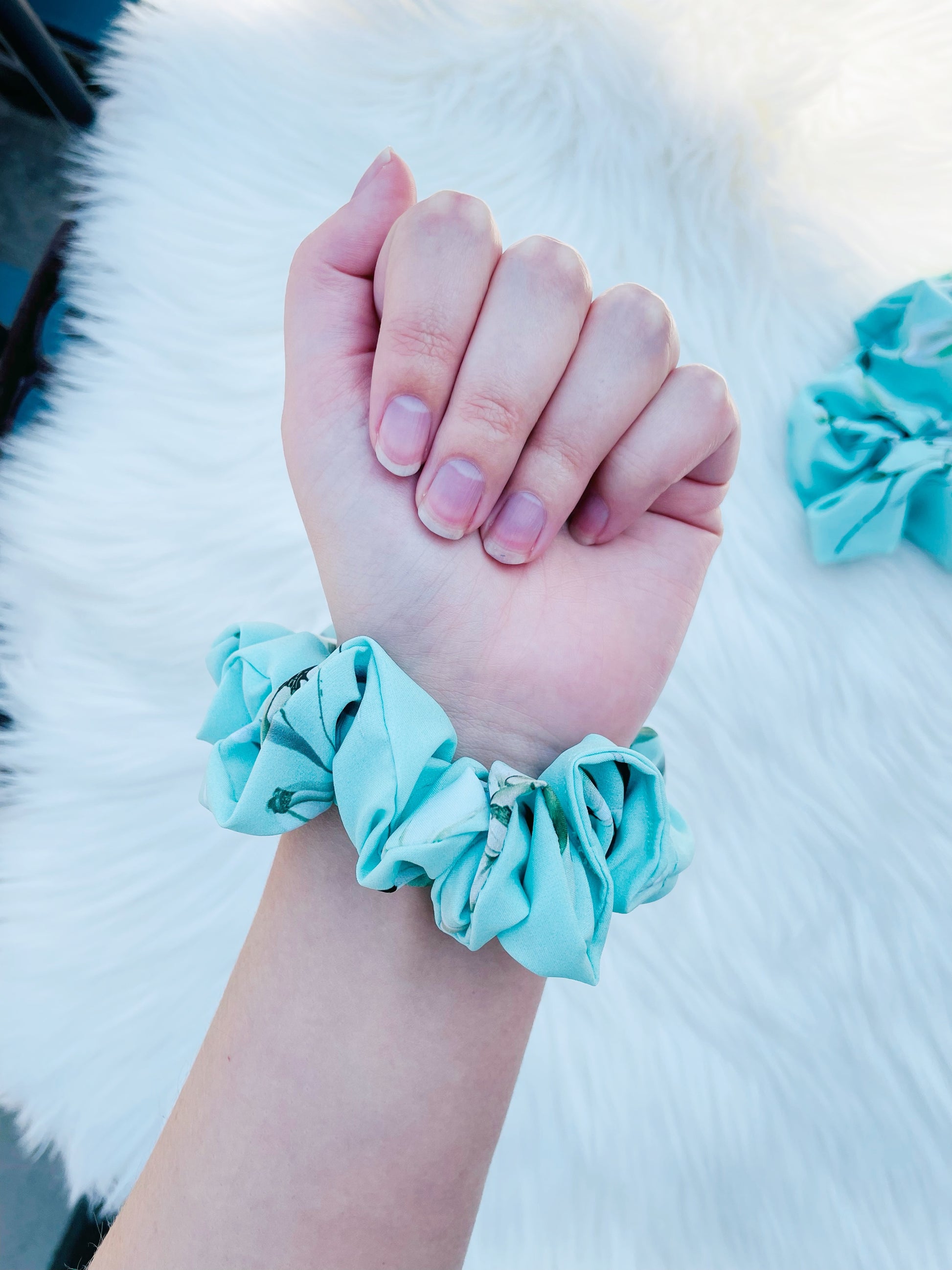 JOAN MINI| EMI AND CO | mini green floral scrunchie 