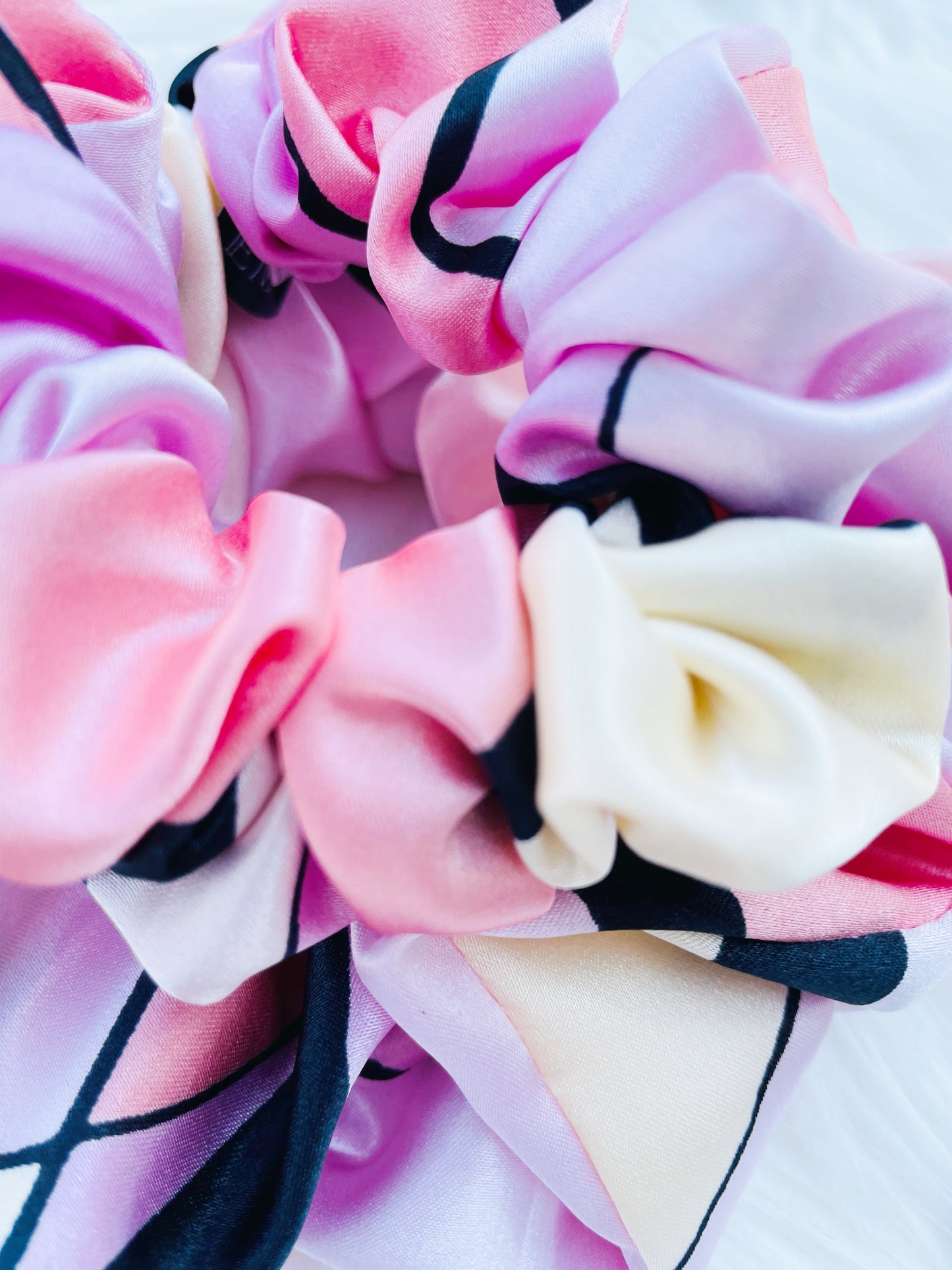 SCOUT| EMI AND CO | pink pattern satin scrunchie