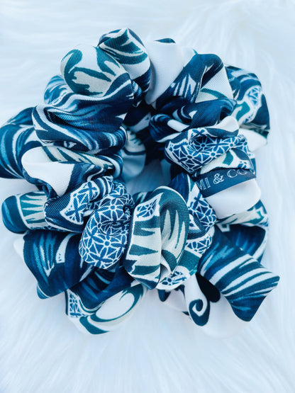 GUINEVERE|EMI AND CO| Black and white pattern scrunchies 