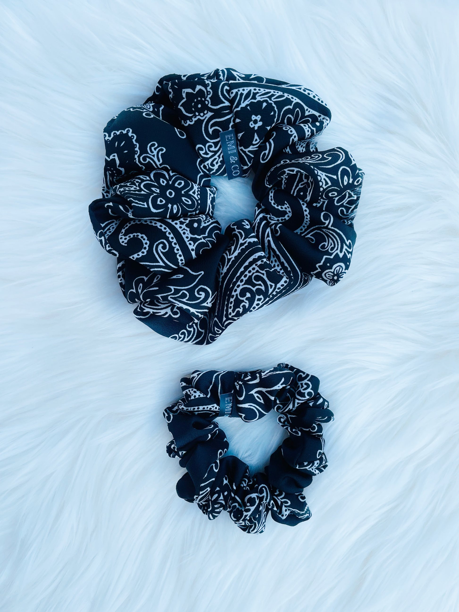 CLEMENTINE| EMI AND CO | black and white floral scrunchies