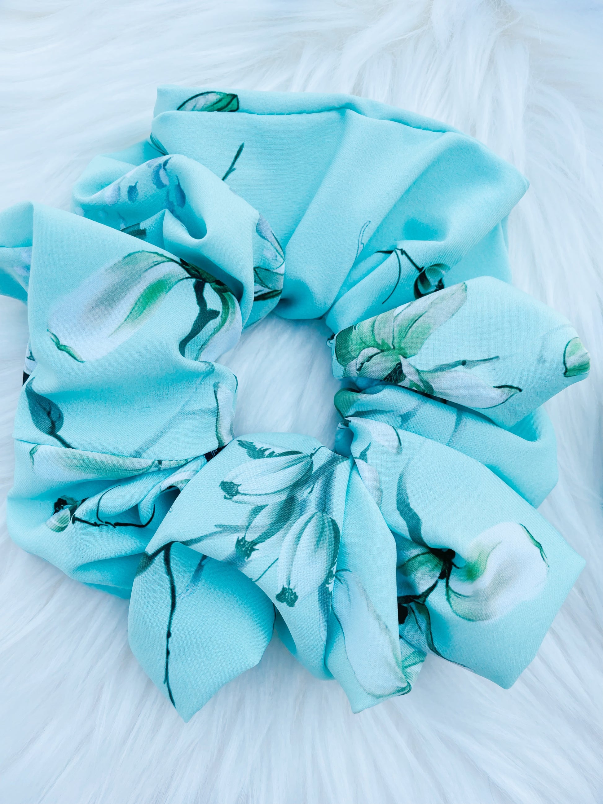 JOAN| EMI AND CO | green floral scrunchie