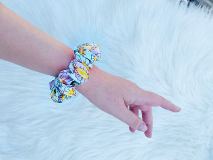 REAGAN MINI| EMI AND CO |mini floral pink and green scrunchie on wrist 