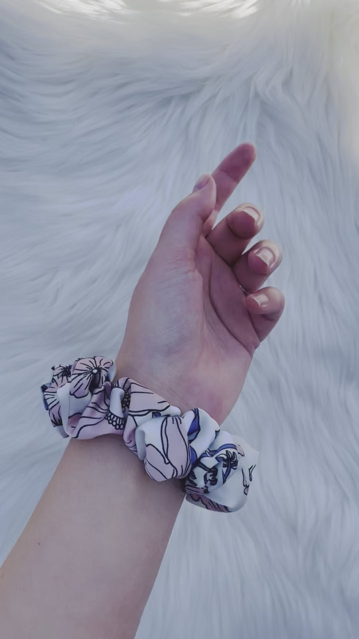 EMALINE MINI | EMI AND CO | floral blue and pink mini scrunchie on wrist 