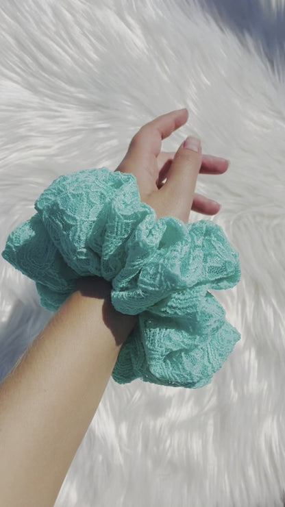 IVY| EMI AND CO | green lace scrunchie on wrist 