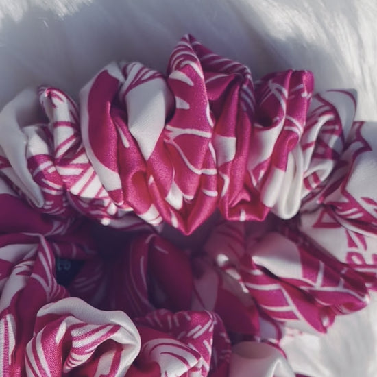 ITZAYANA| EMI AND CO | Pink and white floral satin scrunchies