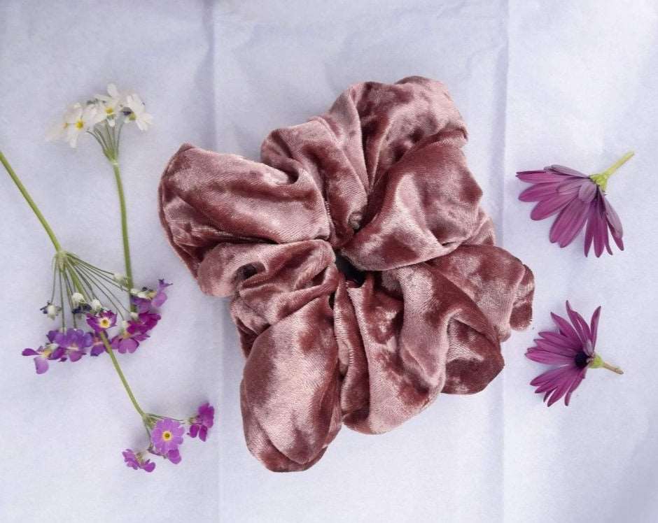 EMILY | EMI & CO | pink oversized velvet scrunchie