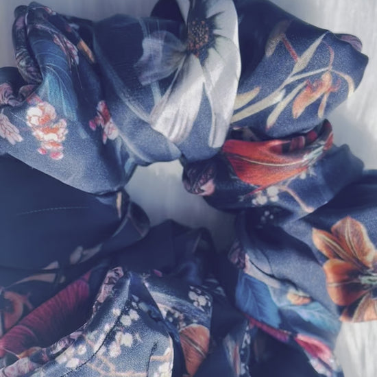 HAILEY| EMI AND CO | floral blue scrunchies 