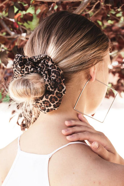 BRIANNA | EMI & CO | leopard oversized scrunchie