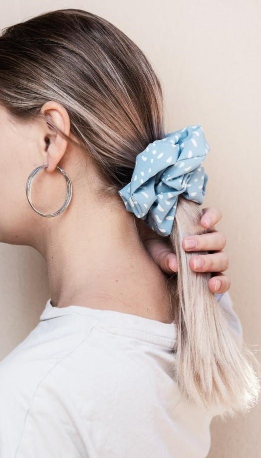 CLAIRE | EMI & CO | blue polka dot scrunchie 