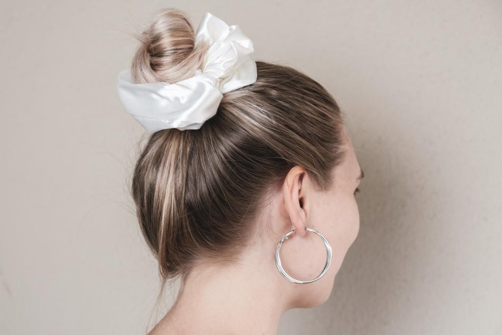 DESTINY | EMI & CO | white satin oversized scrunchie in messy bun hairstyle