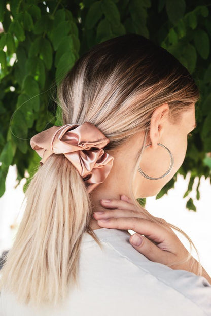 MAYA | EMI & CO | pink satin oversize scrunchie in hair 