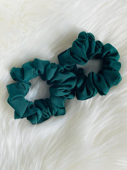 FAITHFULNESS | EMI & CO | bottle green mini scrunchies aesthetic 