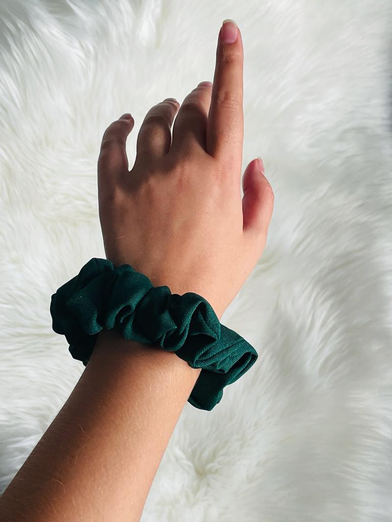 FAITHFULNESS | EMI & CO | bottle green mini scrunchie on the wrist