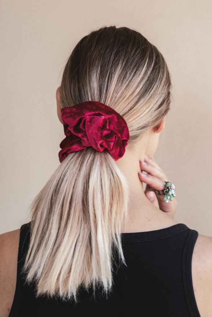 SARAH | EMI & CO | mini velvet red scrunchie in hair