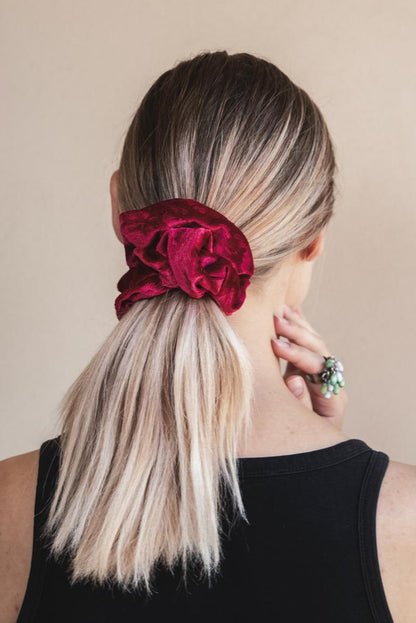 SARAH | EMI & CO | mini velvet red scrunchie in hair
