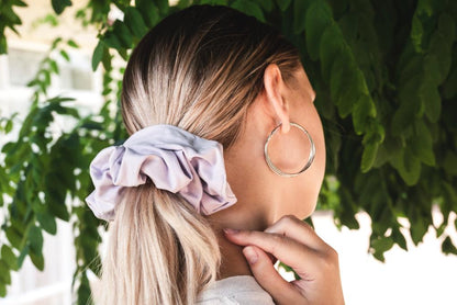 SHIRLEY | EMI & CO | oversize purple scrunchie in hair 