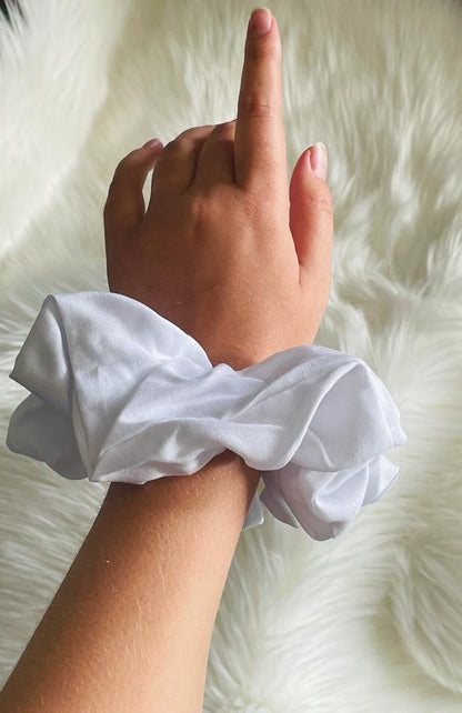 HONEST | EMI & CO | oversized white scrunchie on wrist