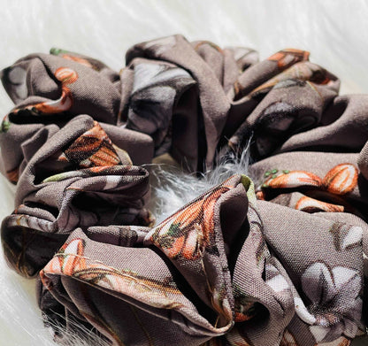 ZOE MINI | EMI & CO | mini floral brown scrunchie