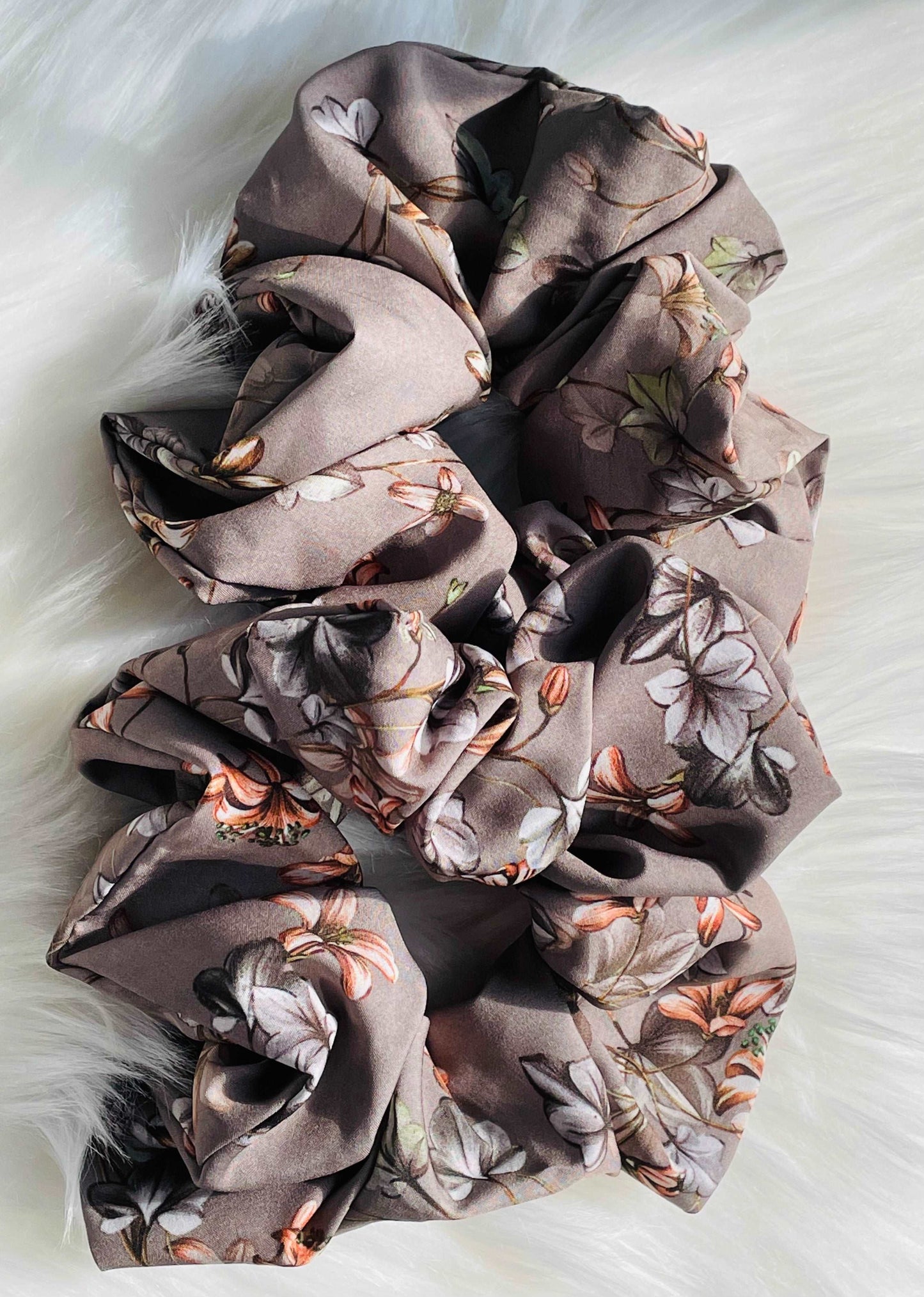 ZOE | EMI & CO | oversize brown floral scrunchies