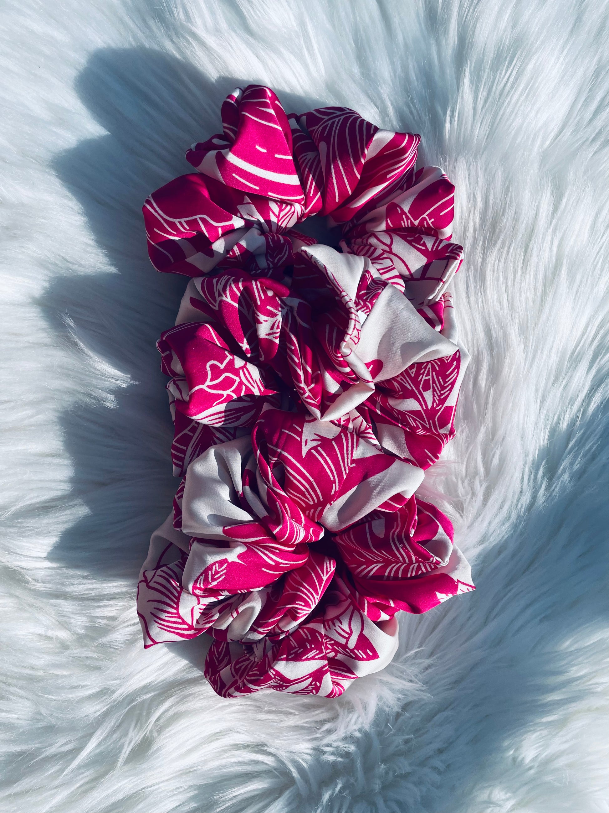 ITZAYANA| EMI AND CO | Pink and white floral satin scrunchies