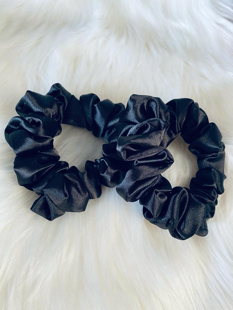 EMI & CO | LINEO MINI | BALCK SATIN MINI SCRUNCHIES