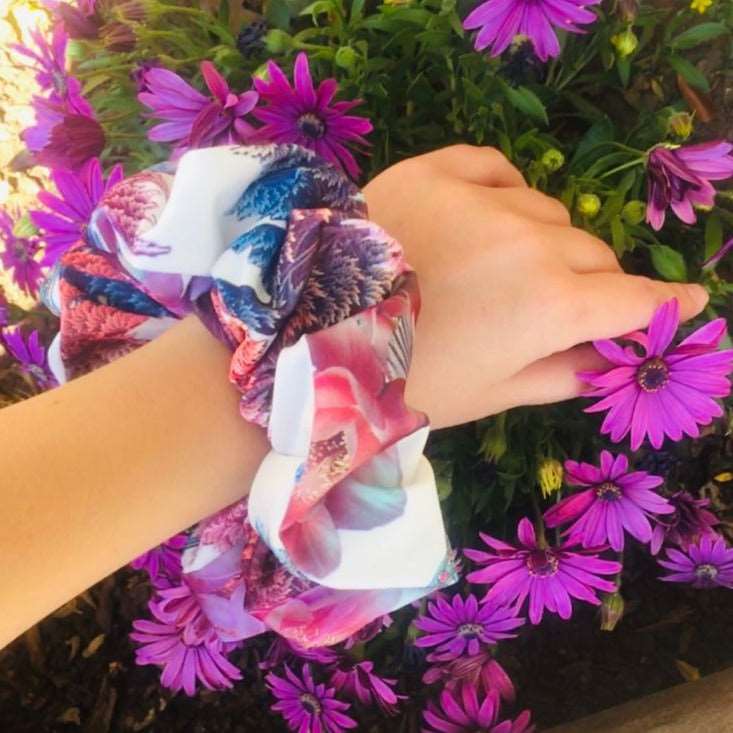 LINDI | EMI & CO | oversized floral pink scrunchie on wrist